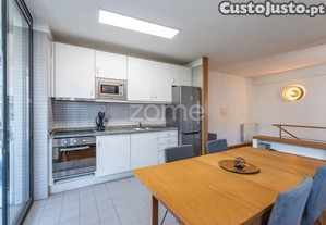 Andar Moradia T4 Triplex C/ Excelentes Acessos...