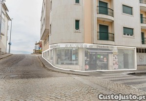 Po Quente: Padaria Renovada no Centro de Bragana