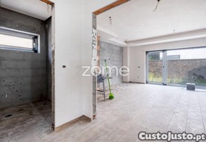 Moradia T3 Em Construção, Para Finalizar -...