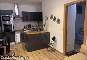 Apartamento T4 Renovado Na Cidade De Lagoa -...