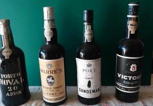 Lote de 4 Garrafas Antigas de vinho do Porto
