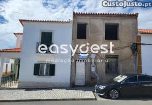 Moradia T4 Em Fase De Construção Com 2 Pisos...