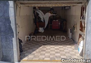 Garagem  no centro do laranjeiro na praceta dos lamos - 52.500  