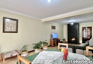 Moradia em banda T4 em Mangualde, Mesquitela e Cunha Alta de 210 m²