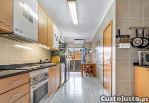 Apartamento T2+1 Em Palmeira, Braga.