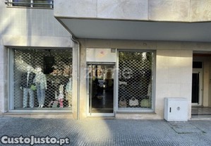 Loja No Centro Da Maia Para Investimento