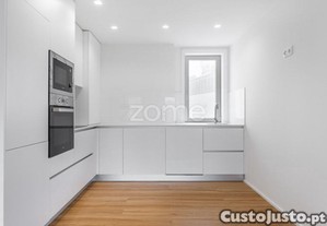 Apartamento T2 Duplex Na Rua Do Godinho, Em...