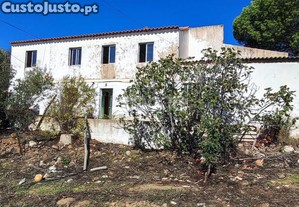 Moradia Familiar Para Remodelação Com Terreno