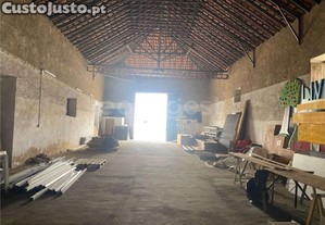Excelente Armazém Com 352M² Situado Em Almodôvar!