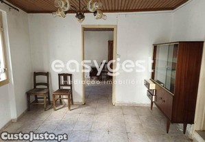 Moradia Para Recuperar Com Uma Área De 207 M2...