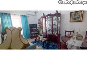 Apartamento T2 Central Na Cova Da Piedade