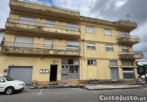 Prdio no centro do Avelar   Excelente oportunidade de investimento ou Morar