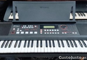 Teclado Roland E-X50