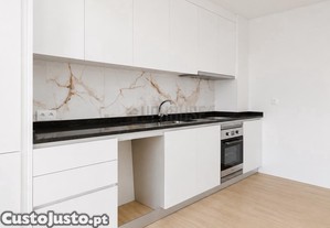 Apartamento T3 Com Garagem, Totalmente Remodelado - Abraveses, Viseu