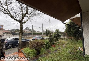 Andar De Moradia Junto Ao Metro De Fonte Do...