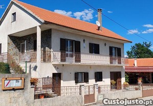Moradia bi-familiar T5 em Graça de 215 m²