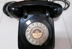 Telefone antigo (marcação por disco) anos 70