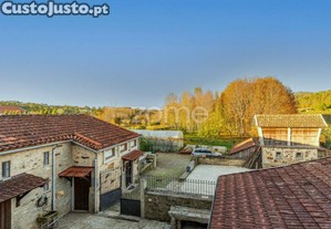 Quinta C/ Exploração Agrícola Em Milheirós De...