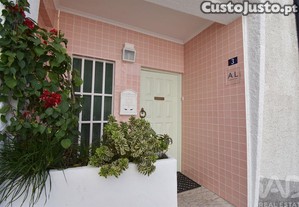 Casa tradicional T3 em São Miguel, Santa Eufémia e Rabaçal de 291,00 m²