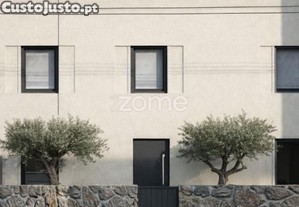 T1 Com Varanda Em Leça Do Balio