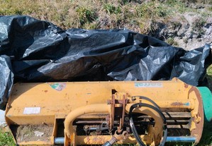 Triturador/ destrocedor de martelos serrat 1,60m 3 correias