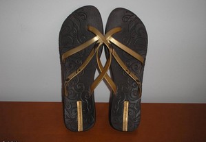 Sandálias castanhas Ipanema