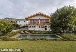 Moradia T4, Chalé De Montanha, Lote De 2100...