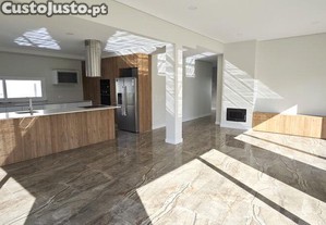 Casa / Villa T5 em Azeitão (São Lourenço e São Simão) de 247,00 m²