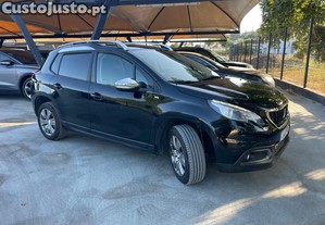Peugeot 2008 1.2 PureTech Style
