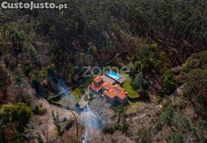 Moradia T4 De Charme Com Piscina E 2850 M² De...