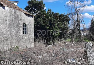 Moradia T2 Em Ruínas Com Terreno Rústico -...