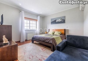 Moradia T3 + Armazém Para Comércio Com 58M2