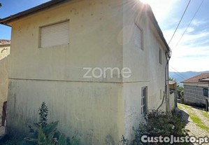 Moradia T2 Para Recuperar | Santa Cruz Do Douro...