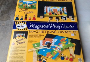 Brinquedo em madeira - Teatro Infantil Magnético
