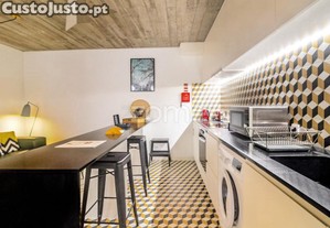 Prédio Renovado Com 7 Apartamentos Na Trindade