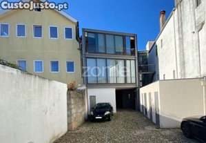 T3 Duplex Remodelado, Com 2 Lugares De Garagem...