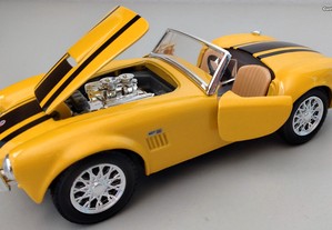 * Miniatura 1:24 Shelby Cobra 427 Ano 1967