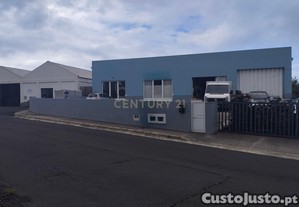 Oportunidade de investimento, Conjunto de armazns em Lajes do Pico, ilha do Pico