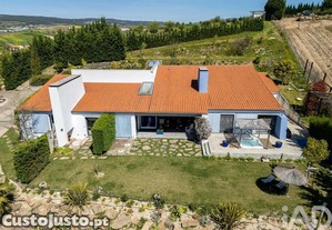 Quinta T3 em Carvoeira e Carmões de 254 m²