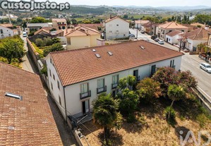 Casa / Villa T18 em Parceiros e Azoia de 764,00 m²