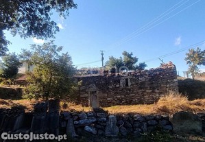 Moradia Com Terreno, Em Padroso, Montalegre