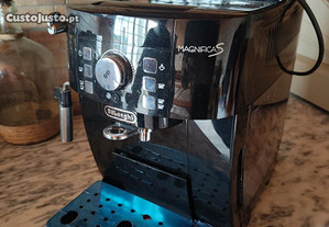 Máquina de café -De Longhi Magnifica S