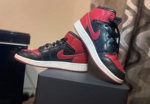 Sapatilhas Nike Air Jordan vermelhas e pretas (verdadeiras)