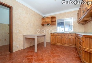 Moradia Térrea T3 C/ Terraço | Logo De Deus -...