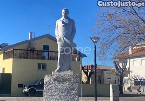 Duas Casas Em Ruinas, Em Banda, 3 Pisos,...