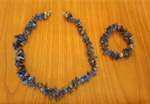 Conjunto de colar e pulseira em lapis lazuli