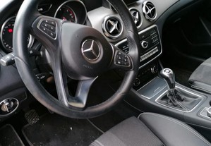 Mercedes-Benz GLA 180 180 D