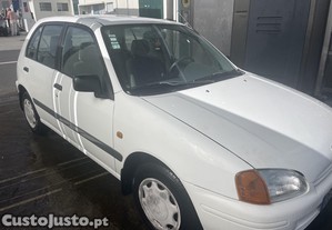 Toyota Starlet 1.3 gasolina - 98