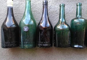 garrafas antigas de vinho do Porto