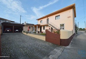 Casa tradicional T3 em Leiria de 258,00 m²